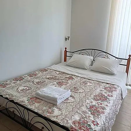 Rose Hotel